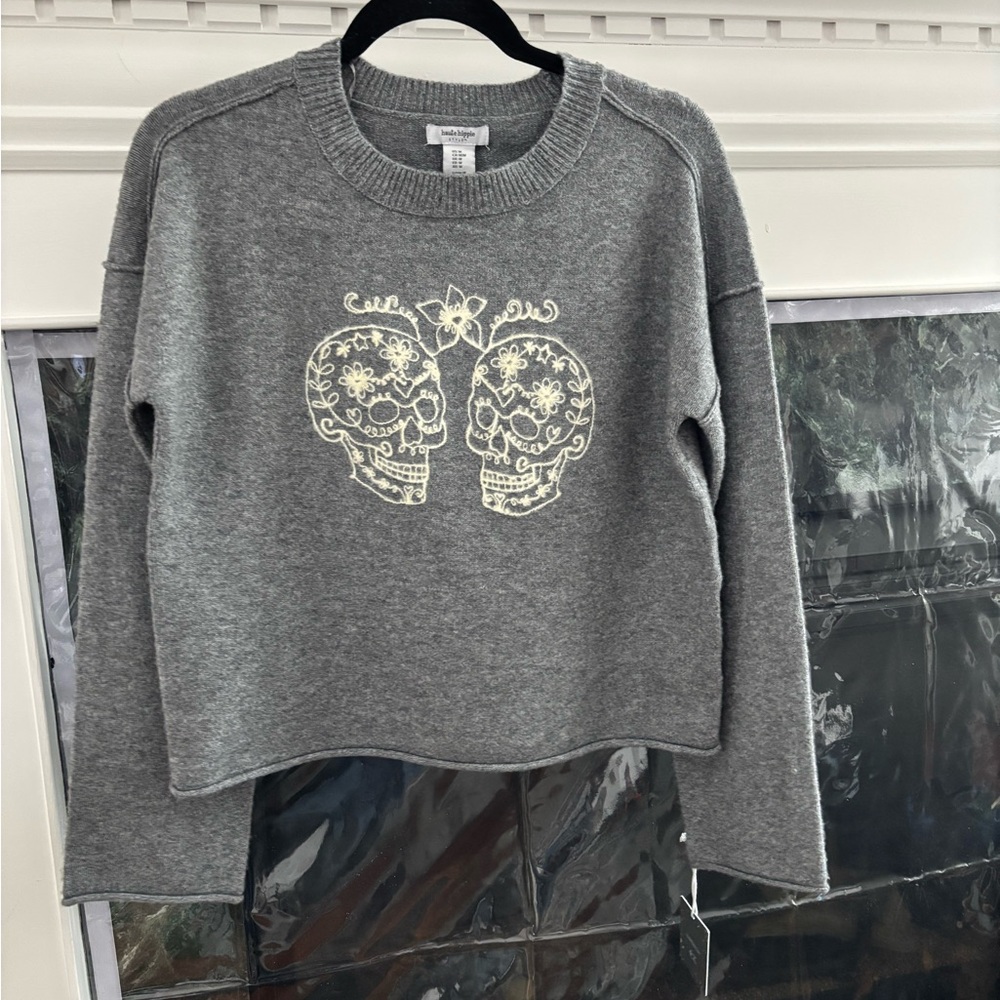 Huate Hippie Gray Skull Embroidered Sweater